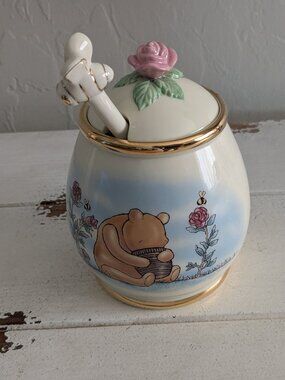 Never Used - Lenox Classic Pooh Honey Pot With Honey Dipper 1999 Millennium Date
